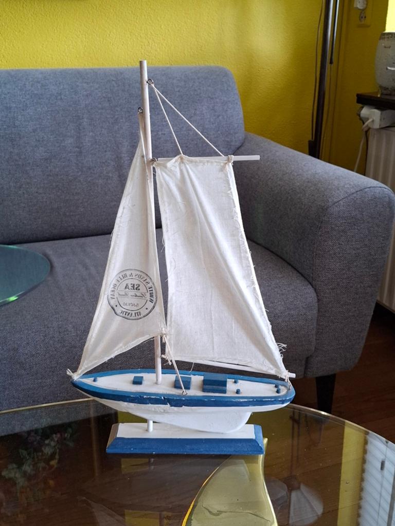 Decoratief houten zeilboot, Hobby en Vrije tijd, Modelbouw | Boten en Schepen, Ophalen of Verzenden