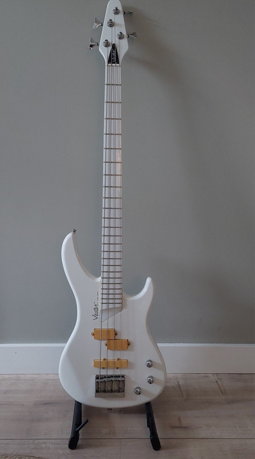 Elektrische basgitaar Vester stage series
