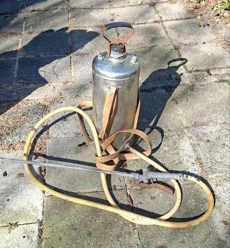 Oude RVS rugspuit, compleet, ca. 8,5 liter - voor revisie, Ophalen, Gebruikt