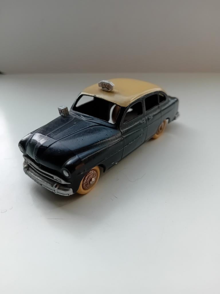 Dinky toys Ford Vedette Taxi., Ophalen of Verzenden, Zo goed als nieuw, Auto, Dinky Toys