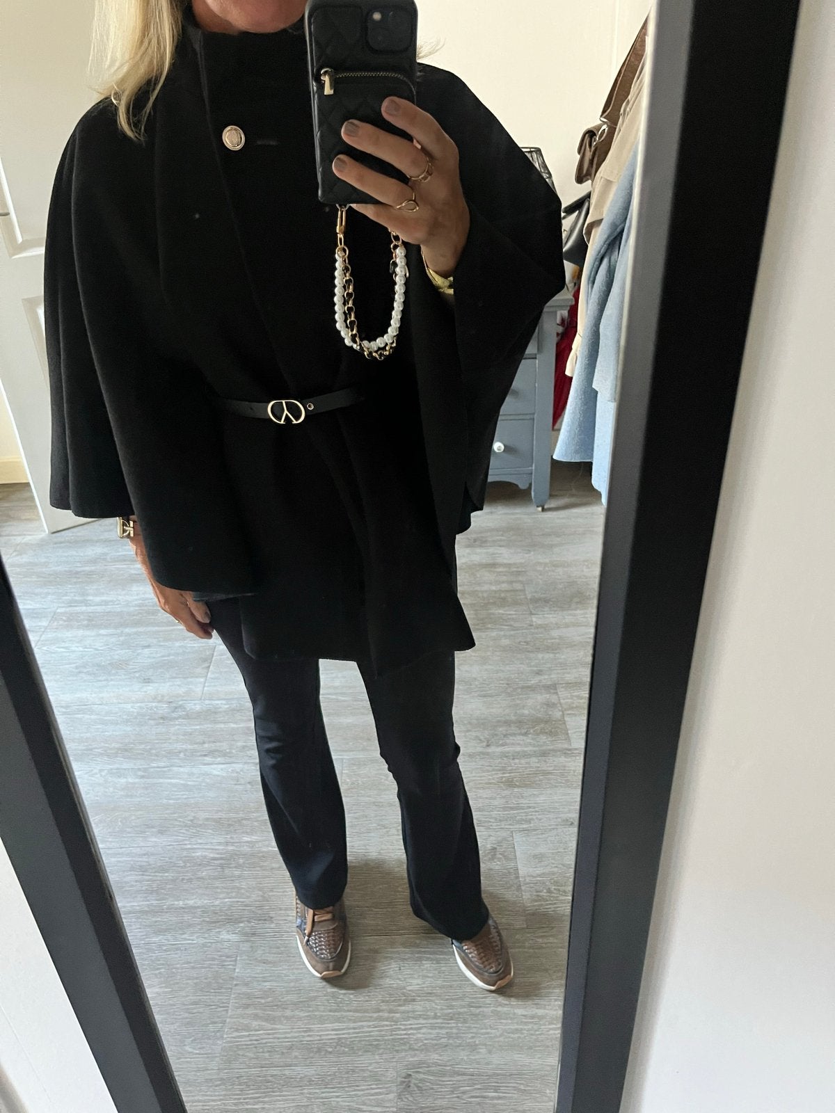 Zwarte cape/poncho met hoge kraag, Ophalen of Verzenden, Zo goed als nieuw, Maat 38/40 (M), Zwart