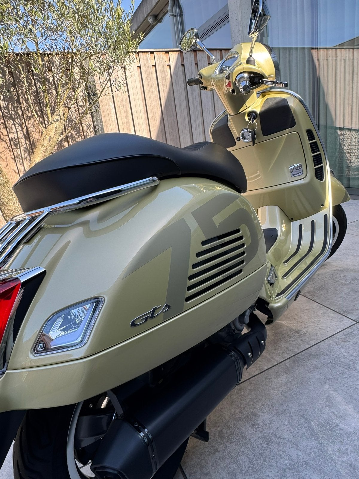 Vespa GTS 300 HPE 75th SuperTech, Particulier, Scooter