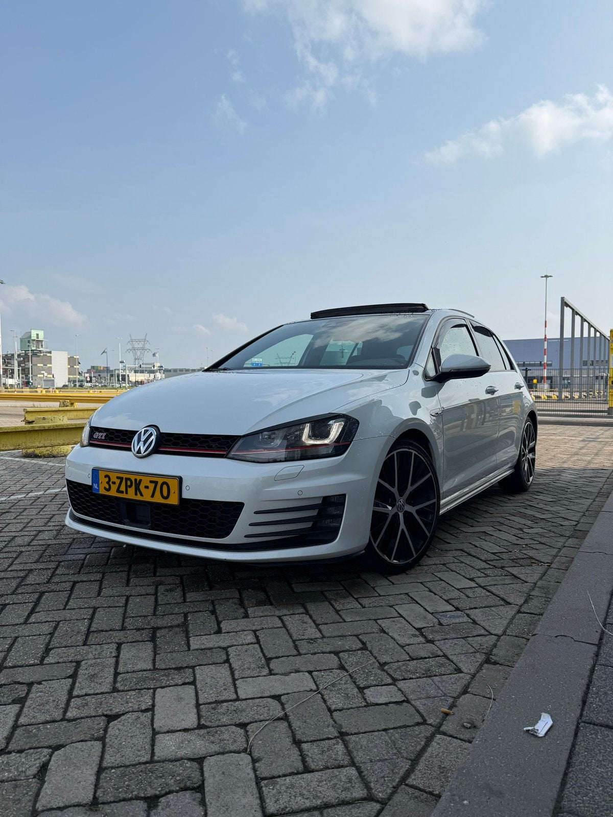 Volkswagen Golf 2.0 TSI 169KW 5D DSG 2015 Wit, Auto's, Dealer onderhouden, Stof, 4 cilinders, 1984 cc