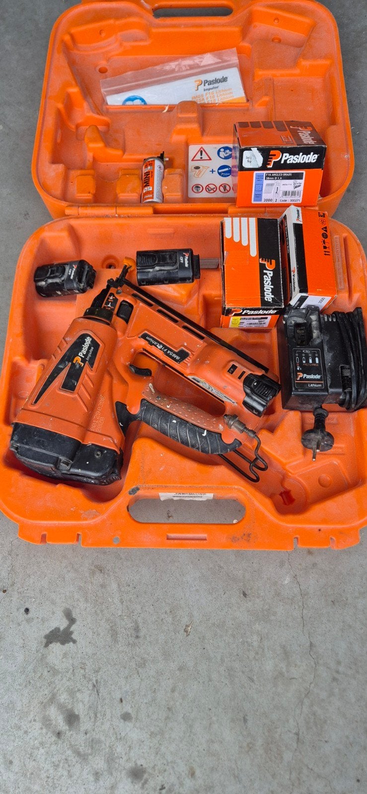Paslode IM65 F16 tacker in goede staat, Ophalen, Gebruikt, Tacker/nietmachine, Overige merken