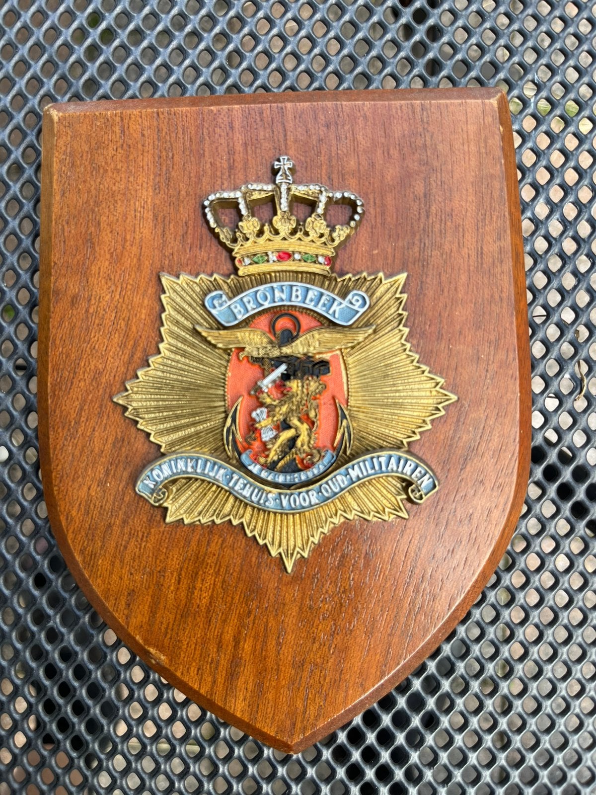 Wapenschild Bronbeek, Ophalen of Verzenden, Landmacht, Nederland, Embleem of Badge