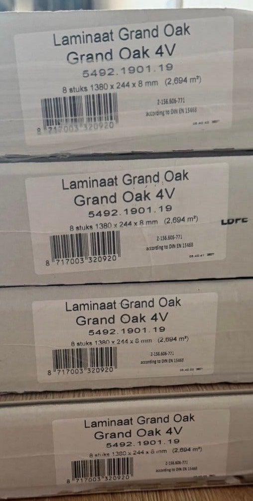 Laminaat Grand Oak 4V met ondervloer en taperol, Doe-het-zelf en Verbouw, Ophalen, Nieuw, 10 m² of meer, 10 tot 30 cm