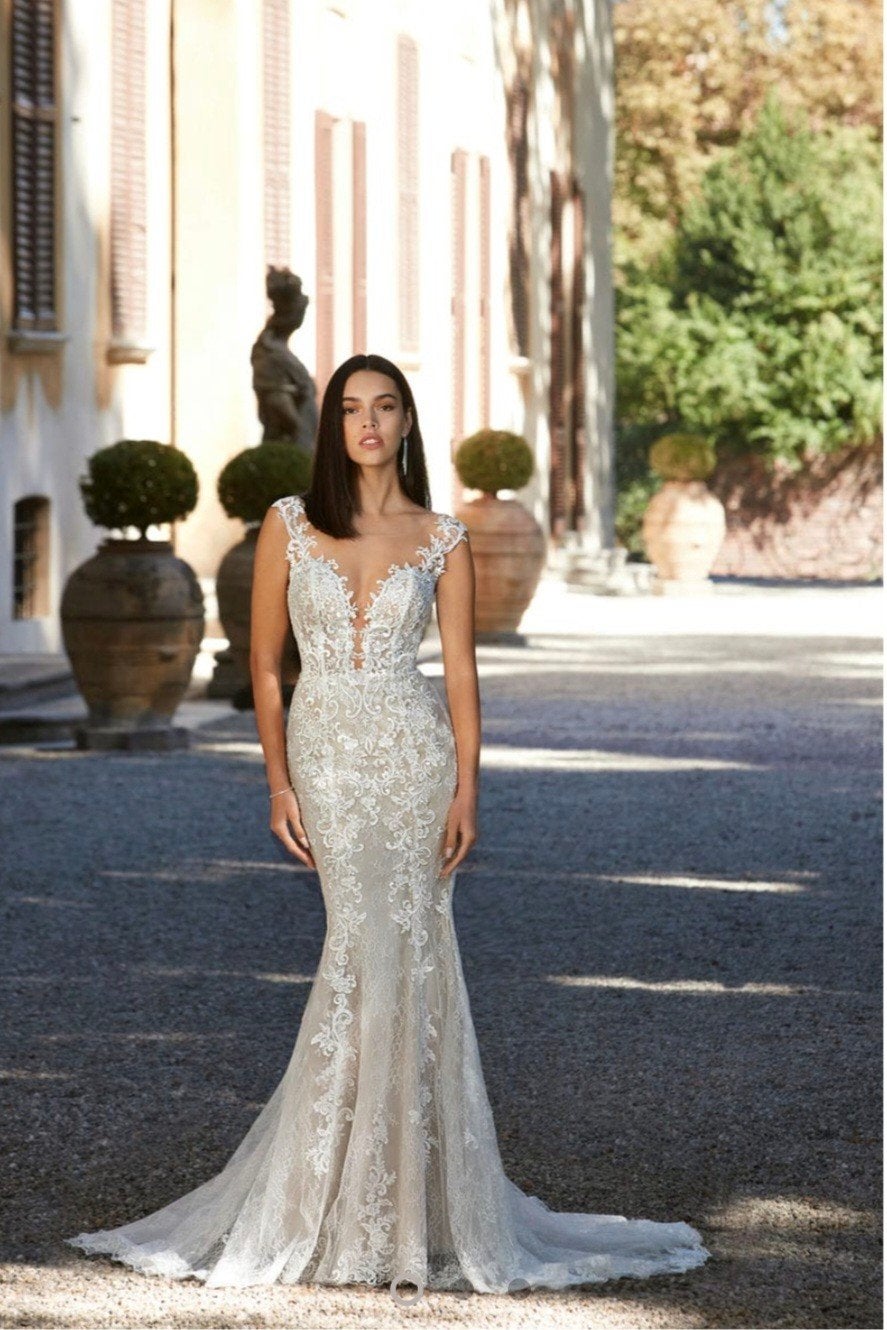 prachtige Cosmobella Demetrios trouwjurk 8195 maat 38, Ophalen of Verzenden, Zo goed als nieuw, Wit, Trouwjurk