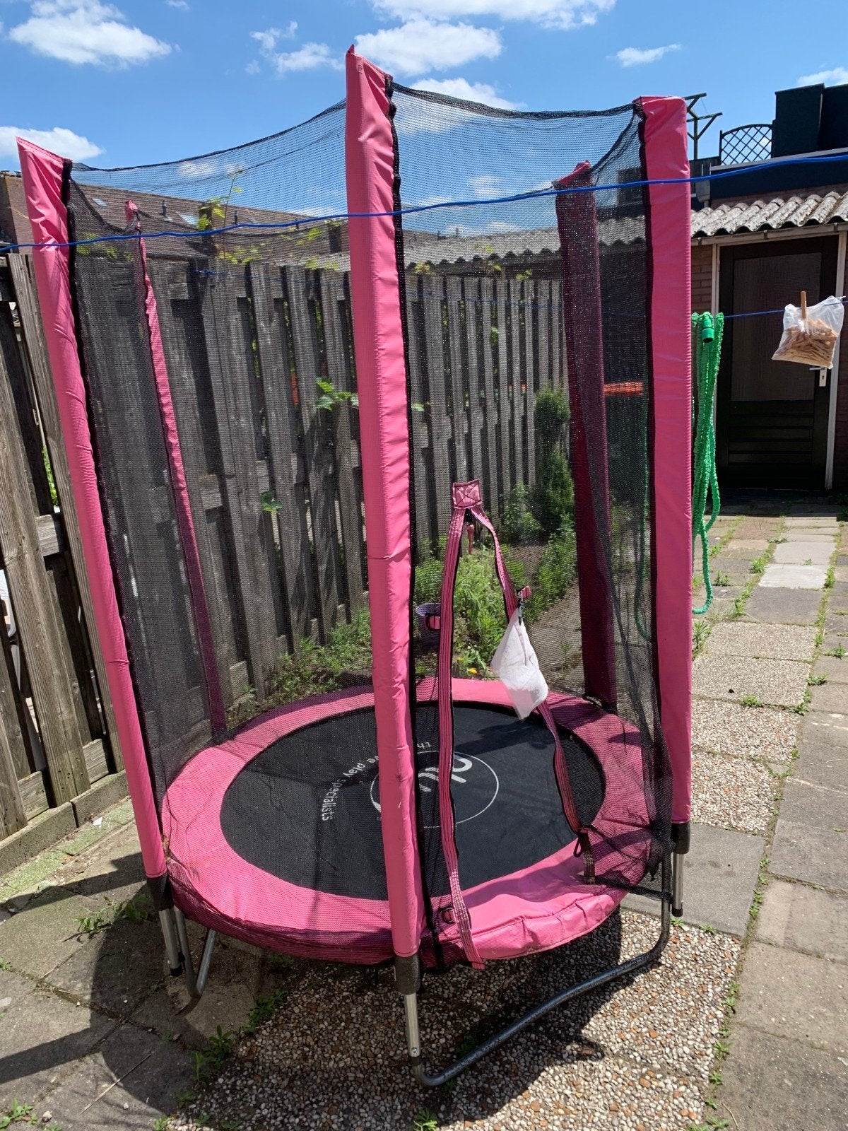 Roze Plum trampoline met veiligheidsnet, Ophalen, Gebruikt