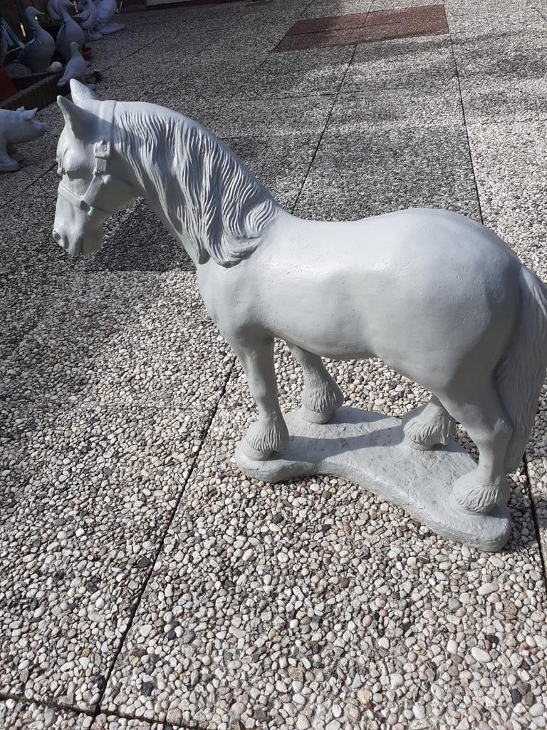 Zwaar betonnen Paard hele maal gaaf en mooi, Ophalen