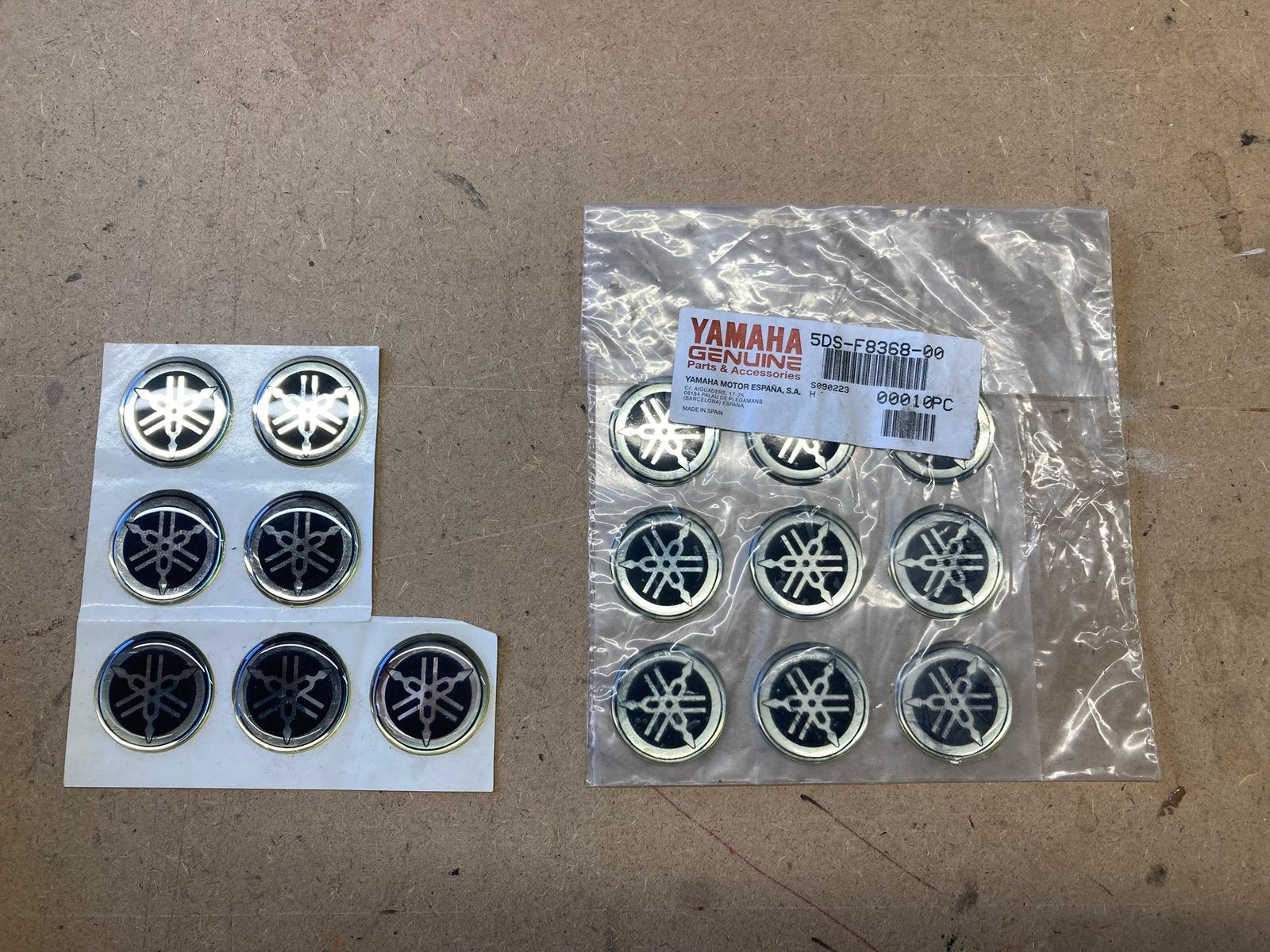 Nieuw (NOS) Kuiplogo YAMAHA div. types (gel embleem) 30mm, Motoren, Ophalen of Verzenden