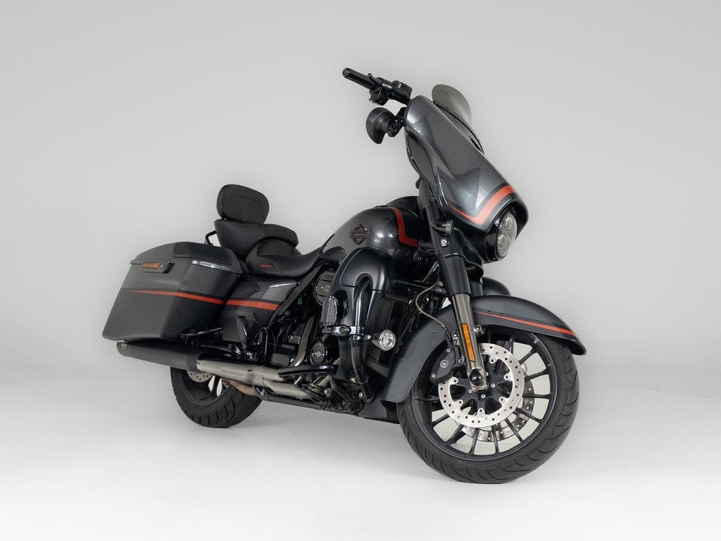 Harley-Davidson FLHXSE CVO Street Glide (bj 2018), Motoren, Bedrijf, Overig, 1923 cc, Laan van Vredenoord 33
2289 DA  Rijswijk ZH, NL