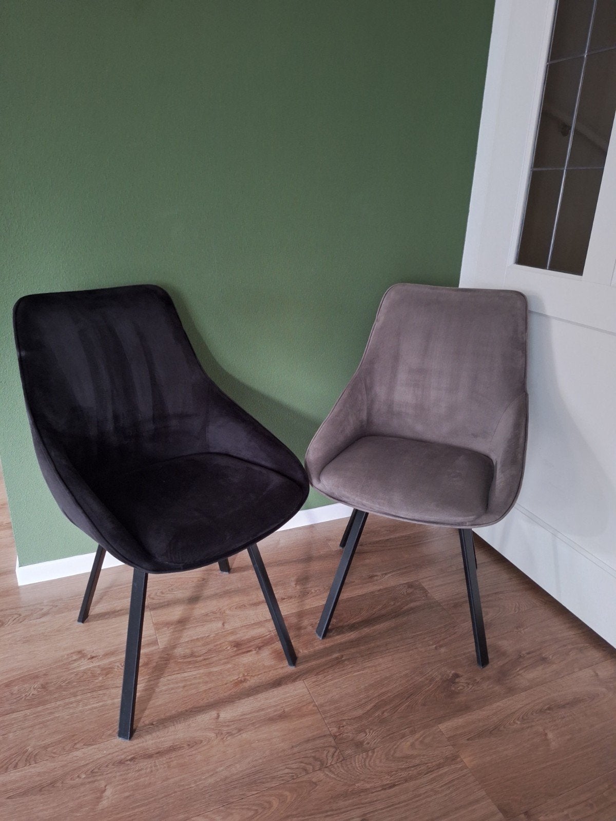 Set van 4 draaibare stoelen €20 p/stuk grijs en zwart, Huis en Inrichting, Stoelen, Ophalen, Gebruikt, Grijs
