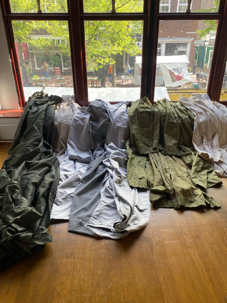 Diverse gordijnen in verschillende kleuren en maten, Huis en Inrichting, Stoffering | Gordijnen en Lamellen, Ophalen, Gebruikt