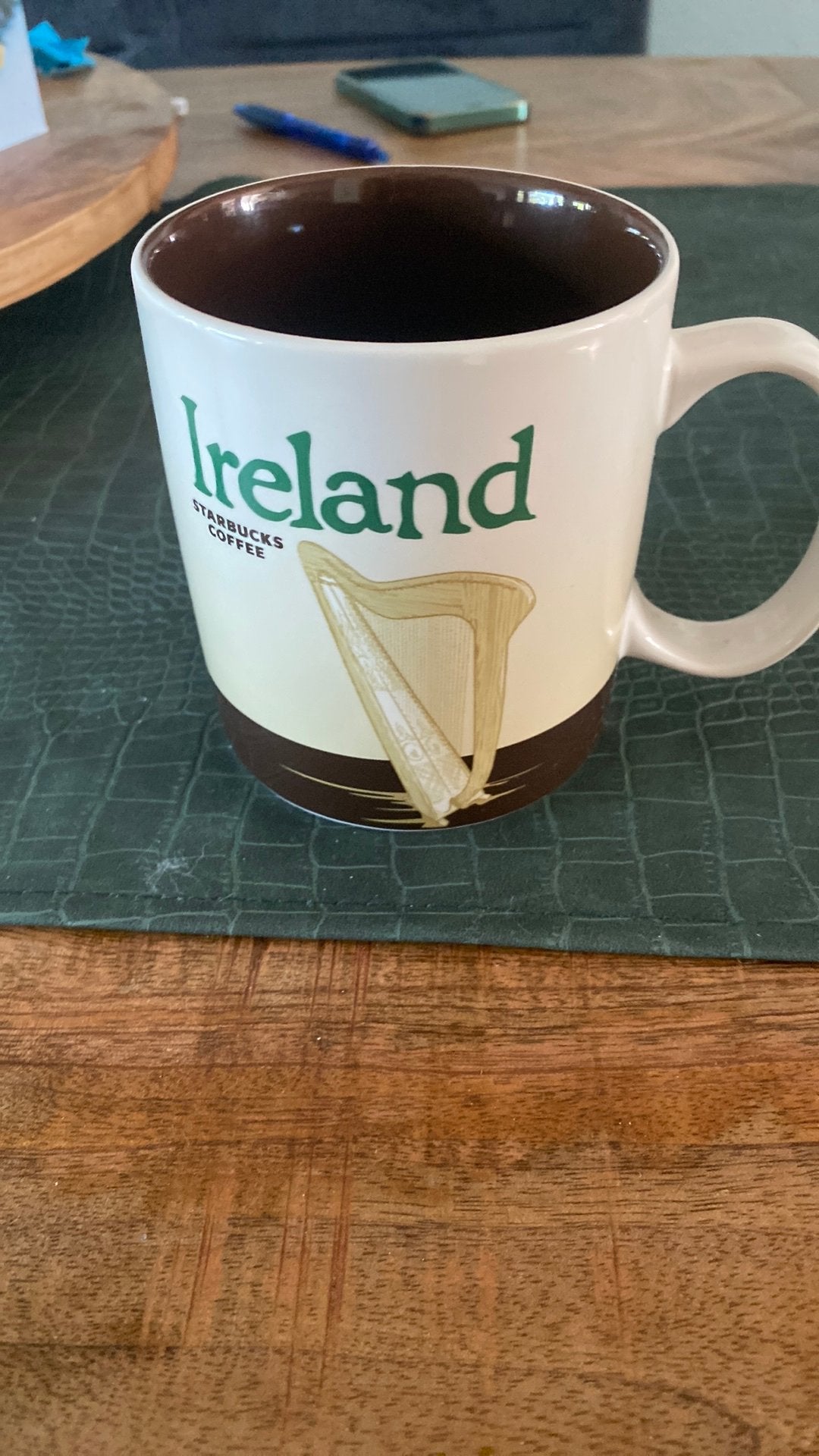 Starbucks verzamel mok irland, Huis en Inrichting, Keuken | Servies, Ophalen of Verzenden, Zo goed als nieuw, Overige stijlen