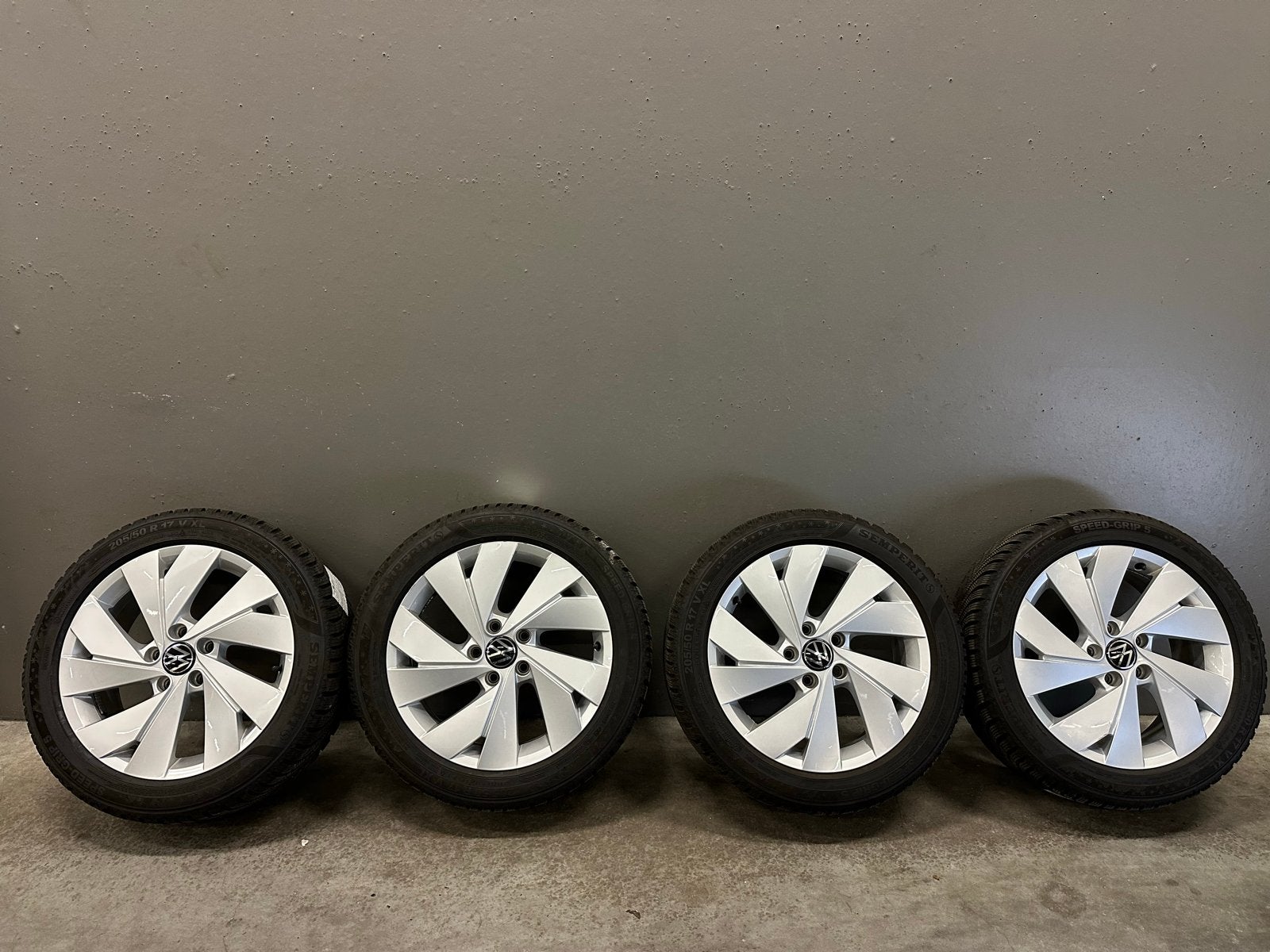 VW Golf 8 Belmont velgen met winterbanden, Auto-onderdelen, Ophalen, Gebruikt, Volkswagen