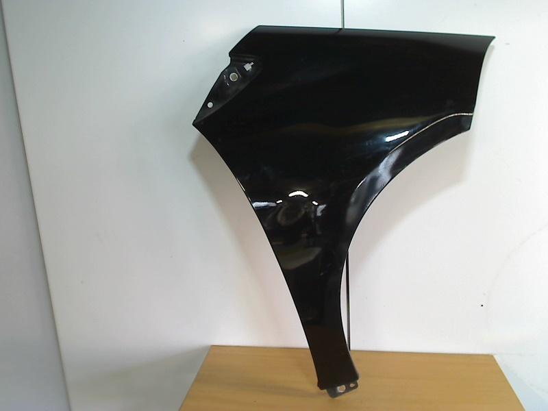 Spatbord Links Voor Mercedes-Benz A (W169) (2004-09/2012-06), Gebruikt, Mercedes-Benz AG, Mercedes-Benz, Mercedesstraße 120, Stuttgart 70372, , Duitsland