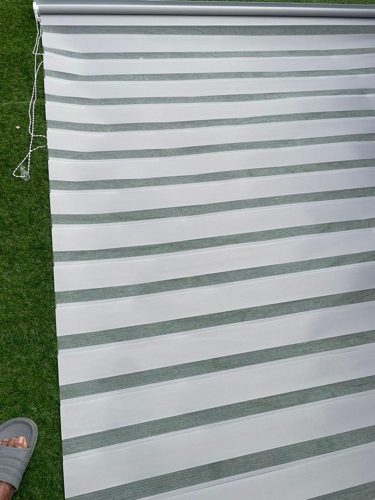 2x Duo rolgordijn 180x200 cm - Grijs/Wit, Doe-het-zelf en Verbouw, Rolluiken, Ophalen of Verzenden, Gebruikt, Grijs, 150 tot 200 cm