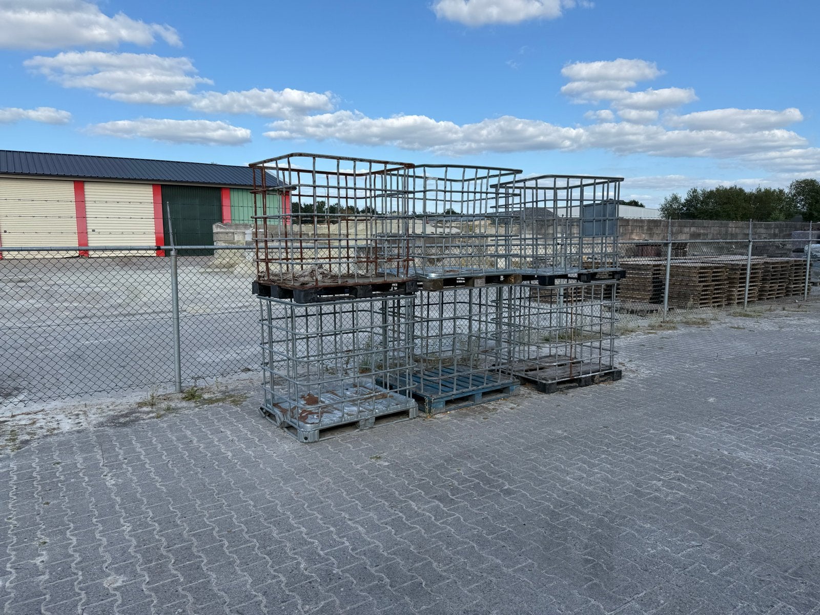 Metalen ibc opslagbakken / gaascontainers 7 stuks - € 100,-, Doe-het-zelf en Verbouw, Kratten en Dozen, Ophalen, Gebruikt, 100 cm of meer