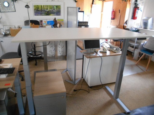 zit sta bureau tot 130 cm gipsen, Ophalen, 160 cm, Metaal, Zo goed als nieuw