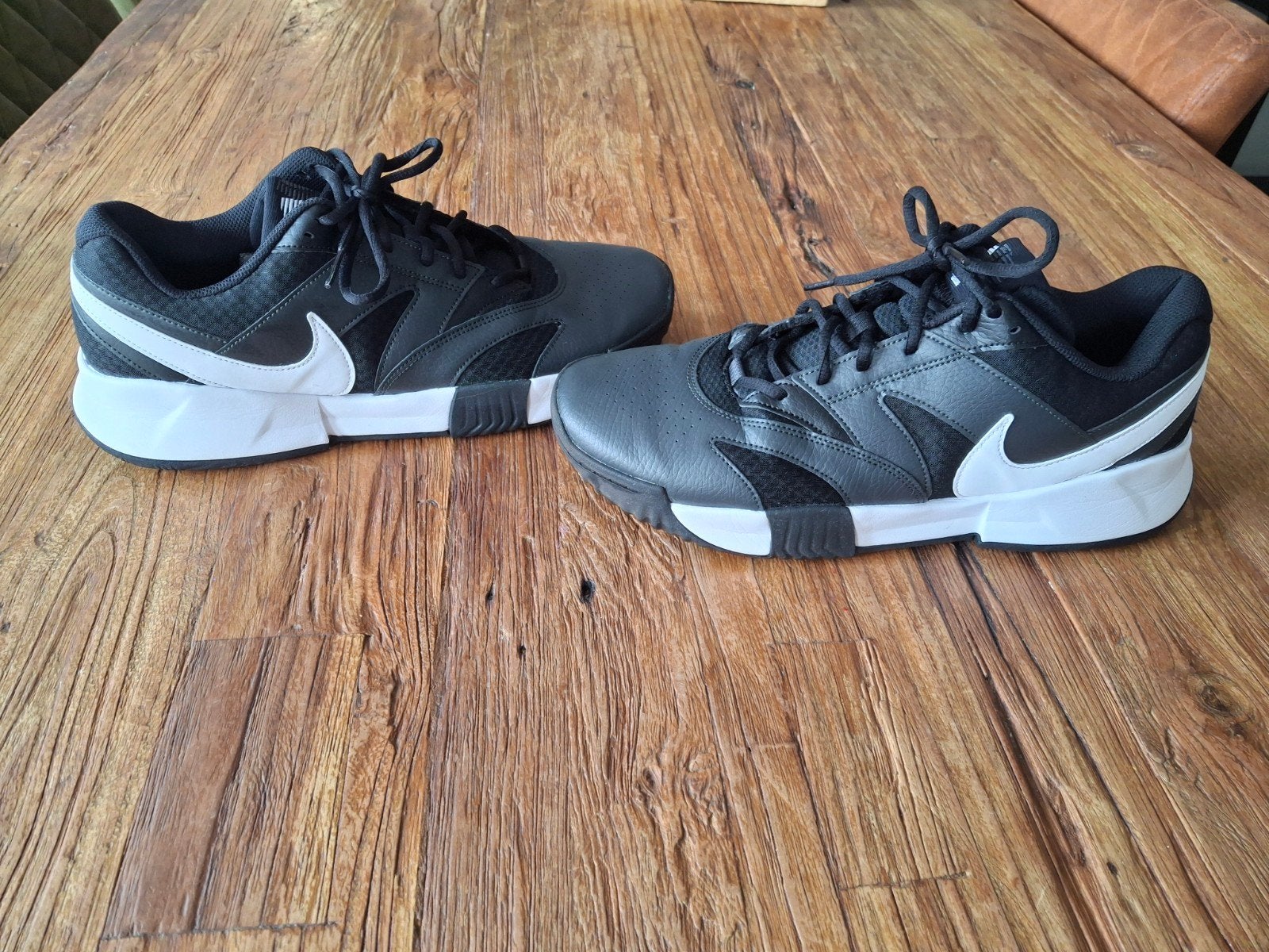Nike Court Lite 4 Clay  Zwart - Maat 45.5, Ophalen of Verzenden, Zo goed als nieuw, Nike, L00