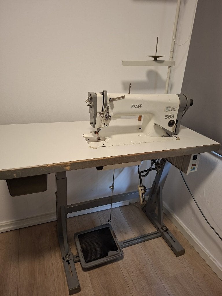 Prachtige Pfaff 563 Naaimachine tafel, Ophalen, Pfaff, Industrieel, Naaimachine