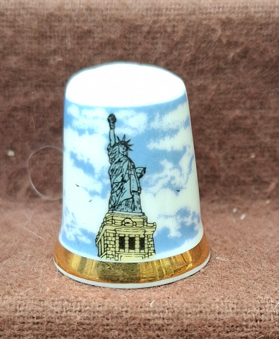 Vingerhoed Vrijheidsbeeld New York Souvenir Porselein, Ophalen of Verzenden