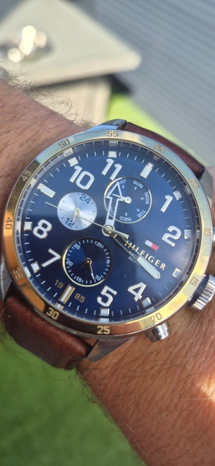 Tommy Hilfiger Herenhorloge met Bruin Leren Bandje, Sieraden, Tassen en Uiterlijk, Horloges | Heren, Overige merken, Staal, Polshorloge