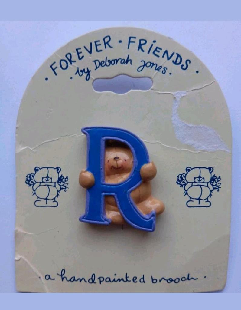 Vintage broche Forever Friends beer letter R, Sieraden, Tassen en Uiterlijk, Broches, Ophalen of Verzenden, Zo goed als nieuw