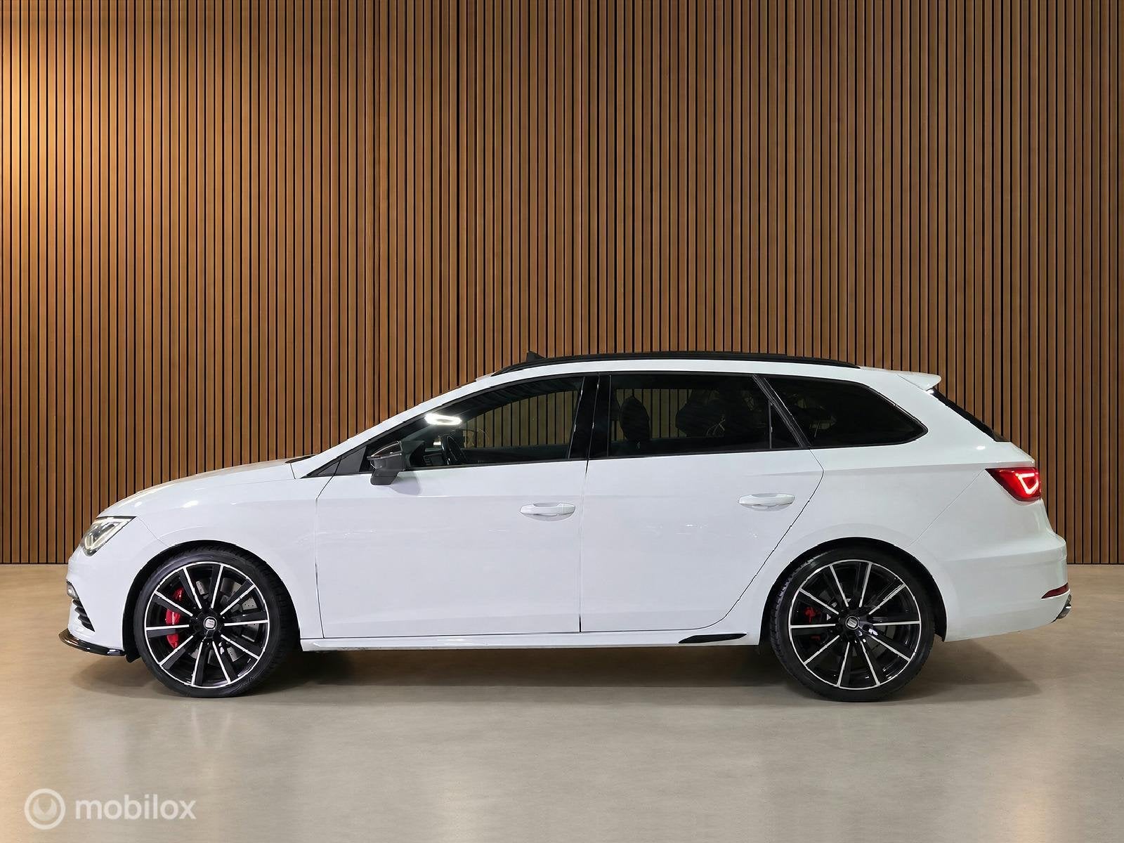 Seat Leon ST 2.0 TSI CUPRA 300 |PANO|CARPLAY|Brembo|Dealer o, Auto's, Dealer onderhouden, 15 km/l, Gebruikt, 4 cilinders