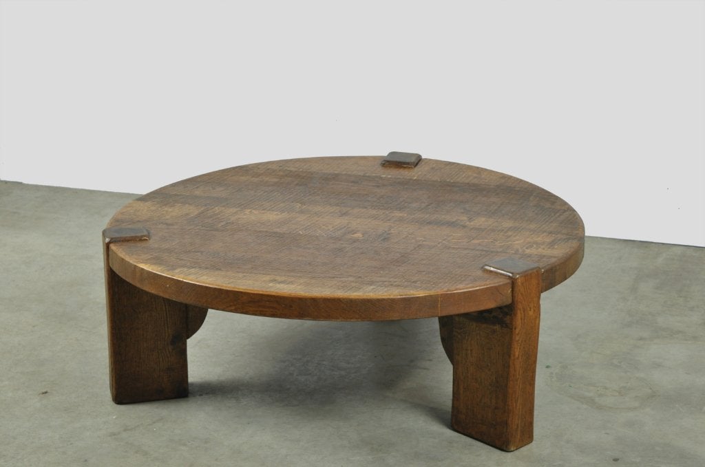 Massief eikenhouten ronde salontafel, brutalist 1970s, Gebruikt, Ophalen of Verzenden, Brutalist mid century, Minder dan 50 cm