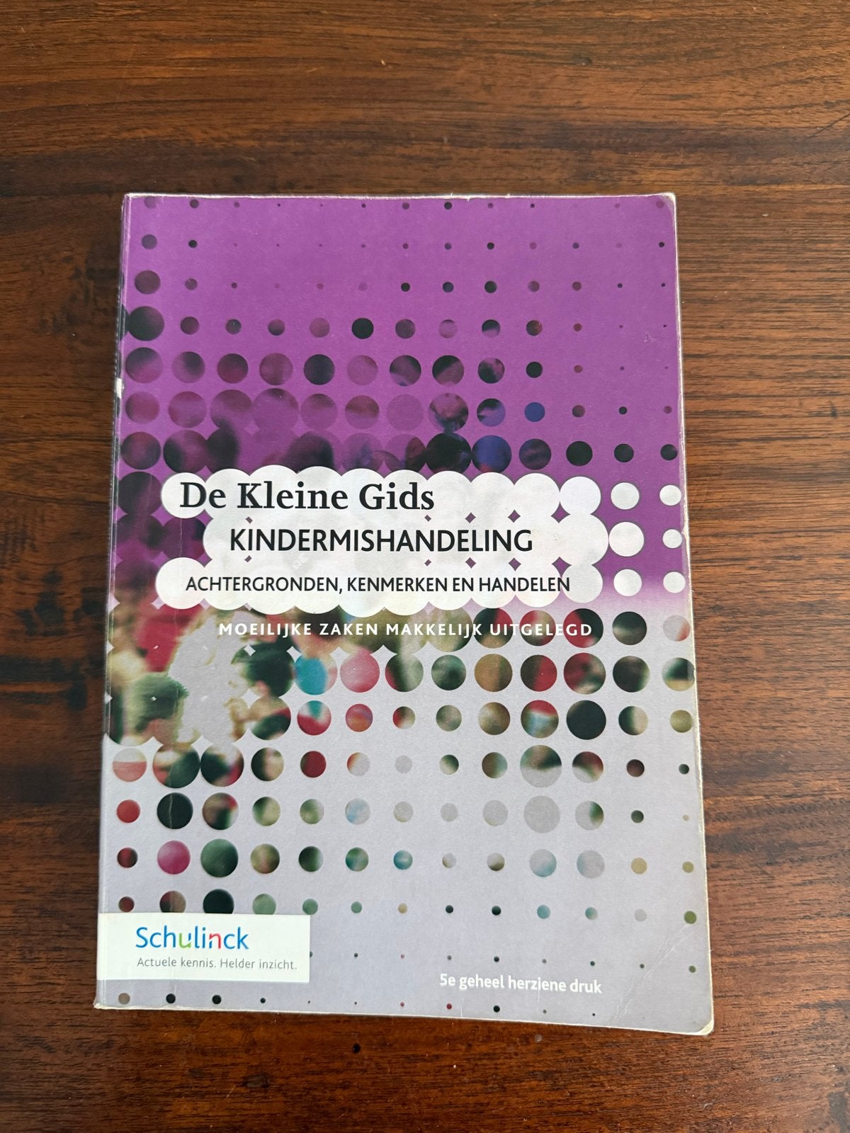 De Kleine Gids Kindermishandeling - Rob Bonnet, Boeken, Ophalen of Verzenden, Gamma, Gelezen, HBO