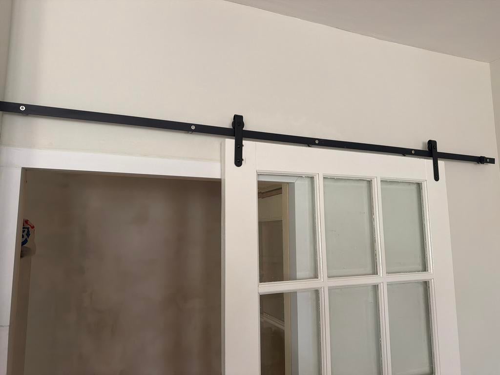 Zwarte Schuifdeurrail Systeem - Modern en Robuust, Doe-het-zelf en Verbouw, Deuren en Horren, Gebruikt, 80 tot 100 cm, Binnendeur