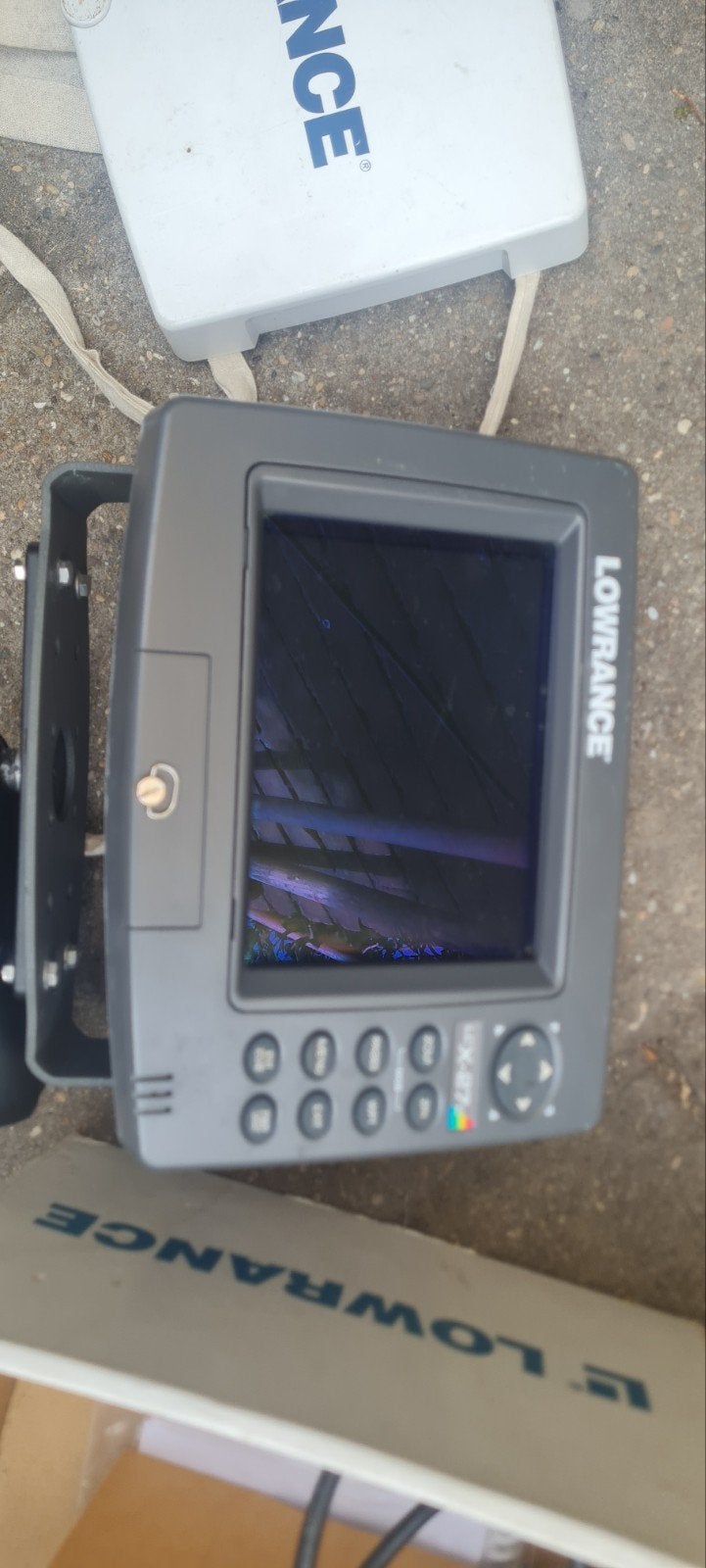 Lowrance LCX-27C Fishfinder/Kaartplotter met GPS, Verzenden