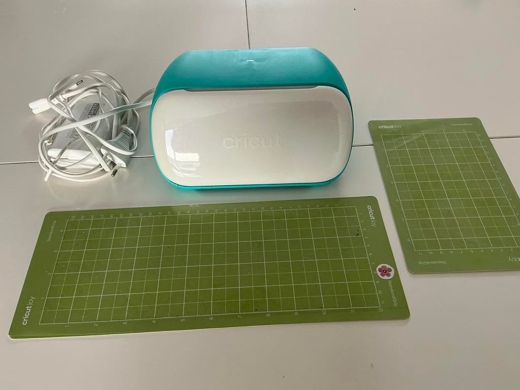 Cricut Joy snijmachine met matten, Hobby en Vrije tijd, Gebruikt, Meerkleurig, Kunststof, Machine