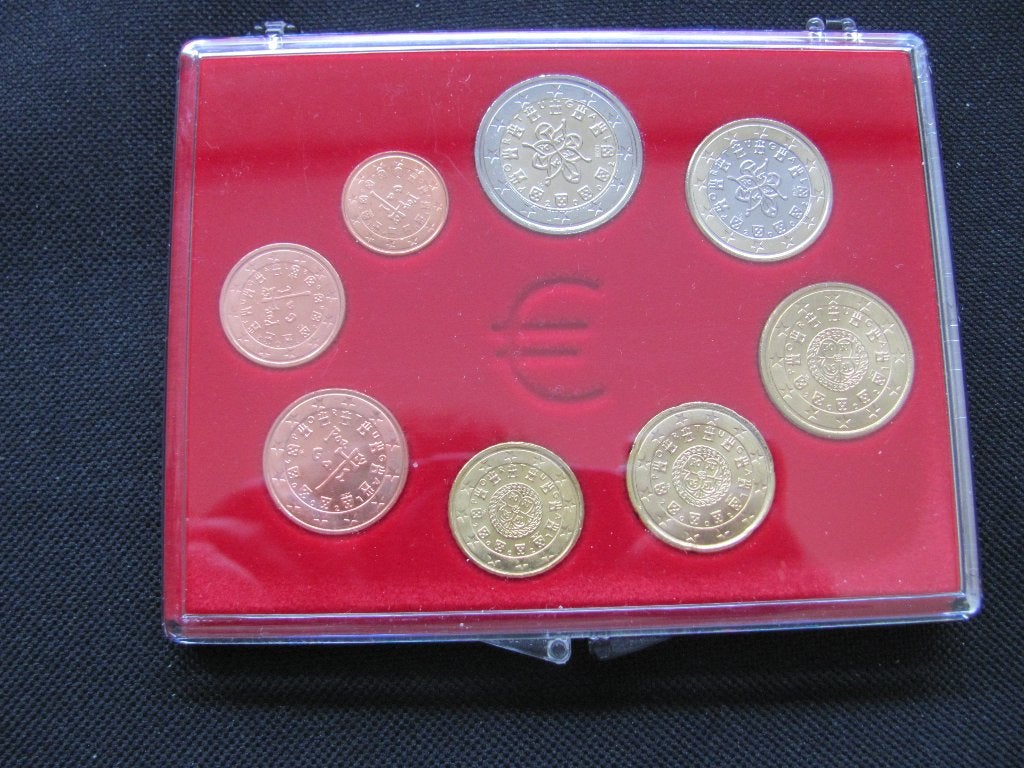 Set euromunten Portugal 2002 UNC in cassette, Ophalen of Verzenden, Portugal, Overige waardes