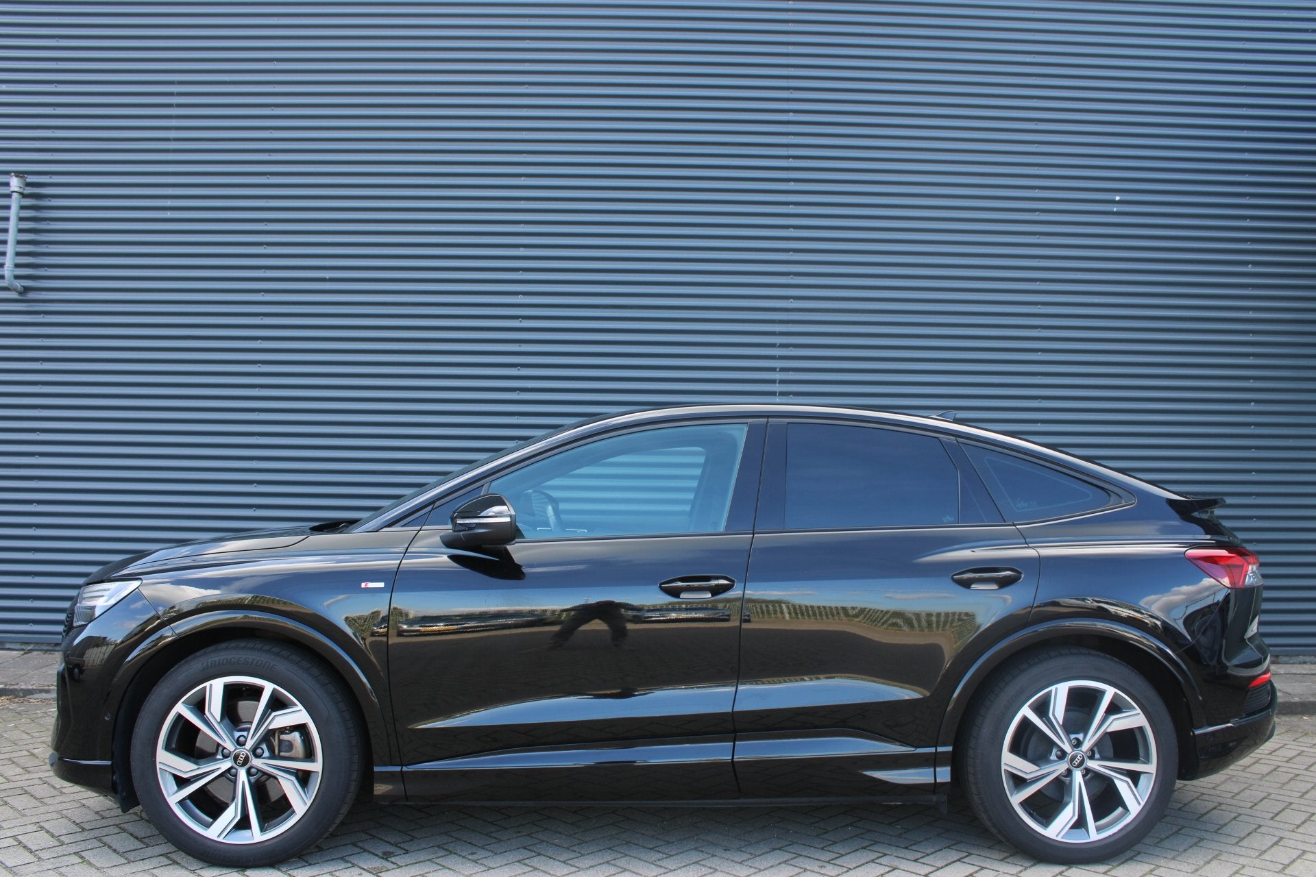 Audi Q4 Sportback e-tron 40 S-Line 77 kWh Camera Sonos Adapt, Automaat, 12 maanden, Gebruikt, 495 min