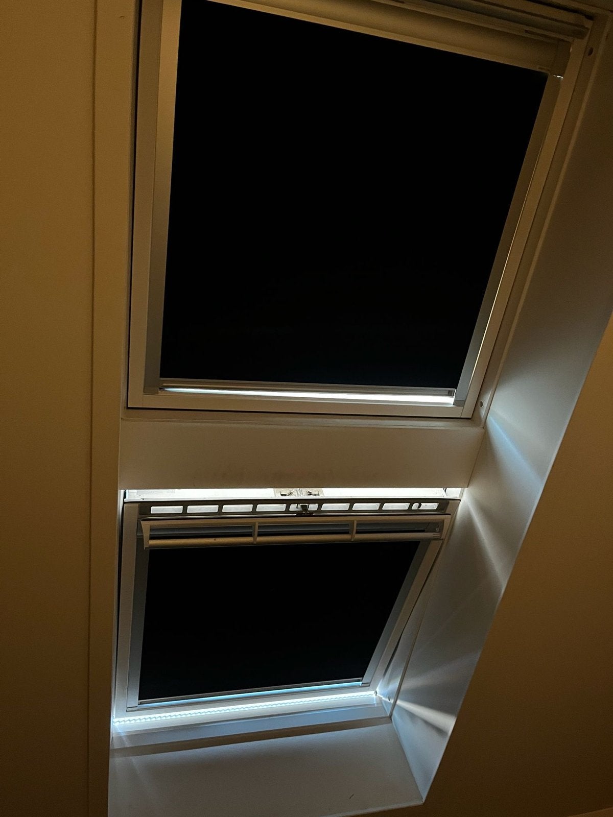 Velux verduisterend rolgordijn GGL PK04 - Zwart & Grijs, Minder dan 50 cm, Gebruikt, Zwart, Ophalen of Verzenden