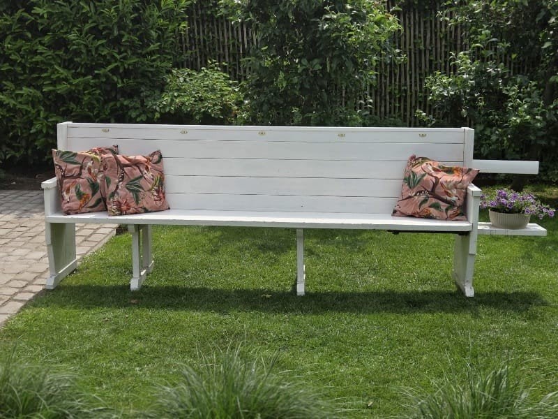 Mooie Witte Houten Kerkbank met authentieke details., Ophalen, Hout