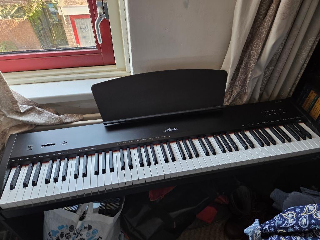 Elektrische piano Amadeus, Muziek en Instrumenten, Piano's, Zo goed als nieuw, Piano, Zwart, Digitaal, Ophalen