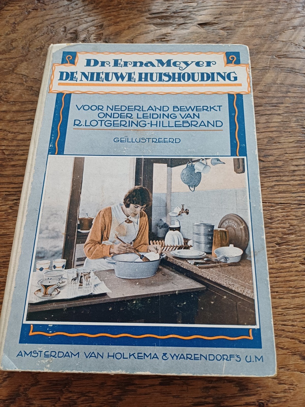 Amsterdam UITGEVERS - MIJ  Dr. ErnaMeyer DE NIEUWEHUISHOUDIN, Ophalen of Verzenden
