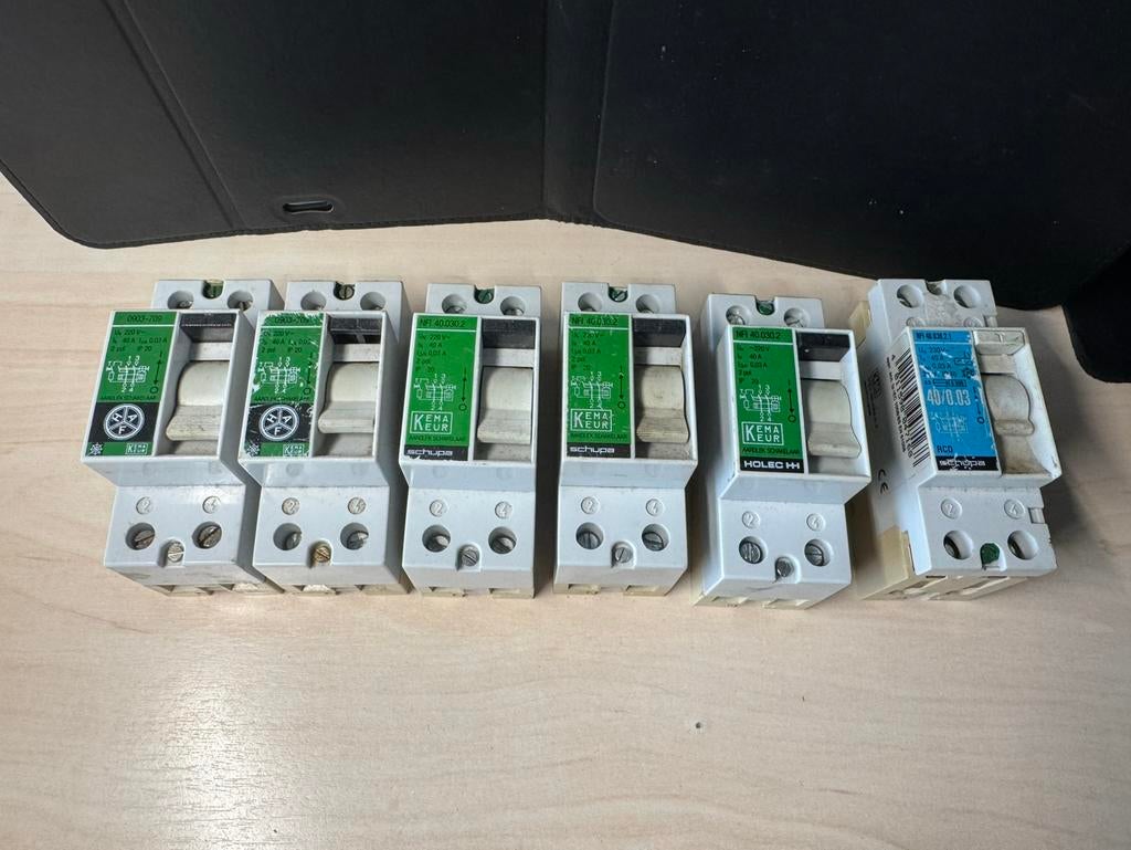 Aardlekschakelaars HAF Schupa Holec 40A 30mA 6 stuks (1.1), Ophalen of Verzenden, Gebruikt