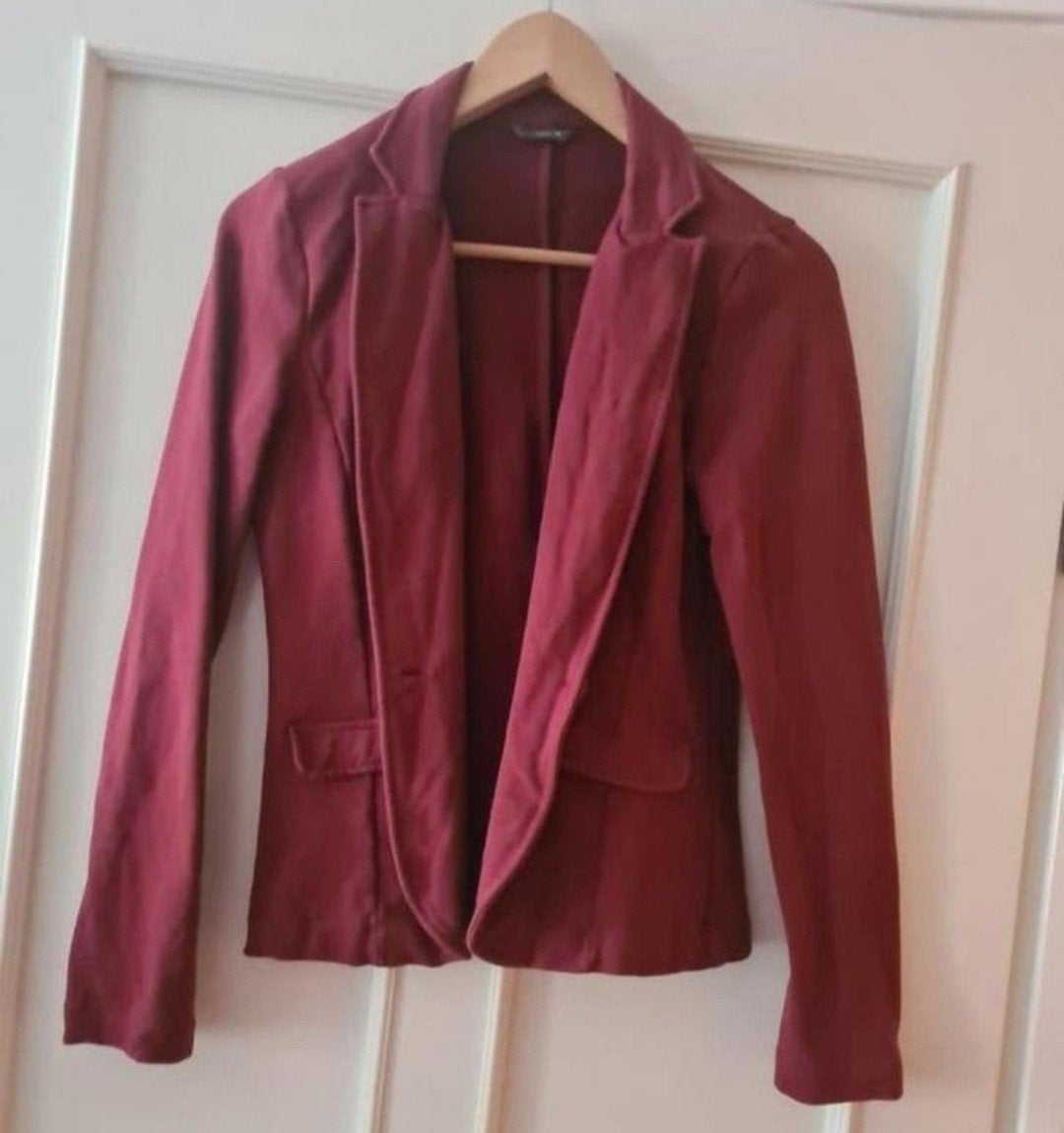 Blazer maat M bordeaux rood
jogging stof, Maat 38/40 (M), Ophalen of Verzenden, Zo goed als nieuw, Jasje