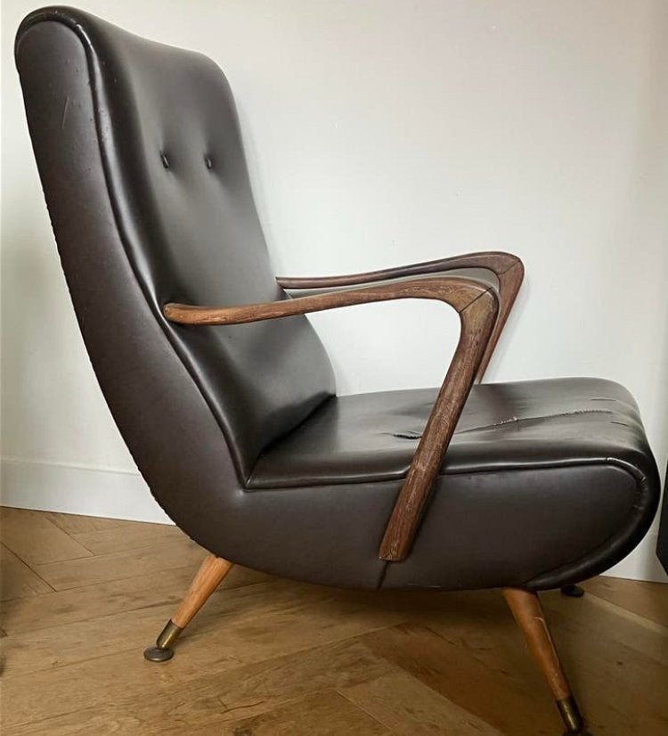 Vintage midcentury fauteuil met teak armleuningen skai leer, Gebruikt, Minder dan 75 cm, Ophalen of Verzenden, Overige materialen