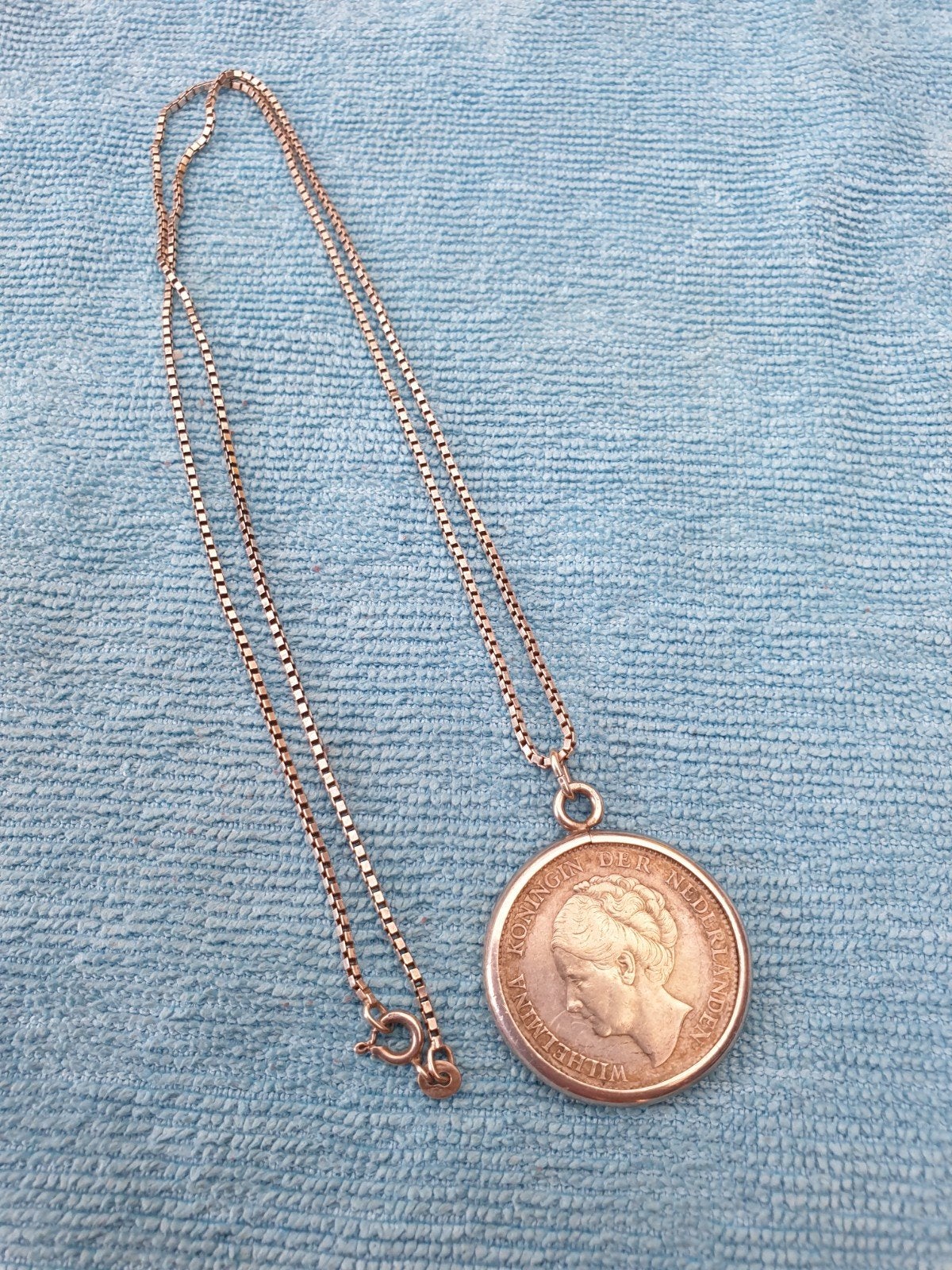 Gulden Wilhelmina 1939 inhanger en ketting, alles zilver(Z1), Ophalen of Verzenden, Koningin Wilhelmina, 1 gulden, Zilver
