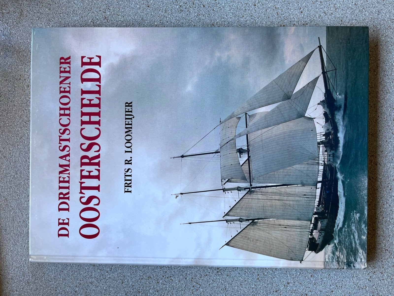 De Driemastschoener Oosterschelde - Frits R. Loomeijer, Ophalen of Verzenden, Zo goed als nieuw, Nederland