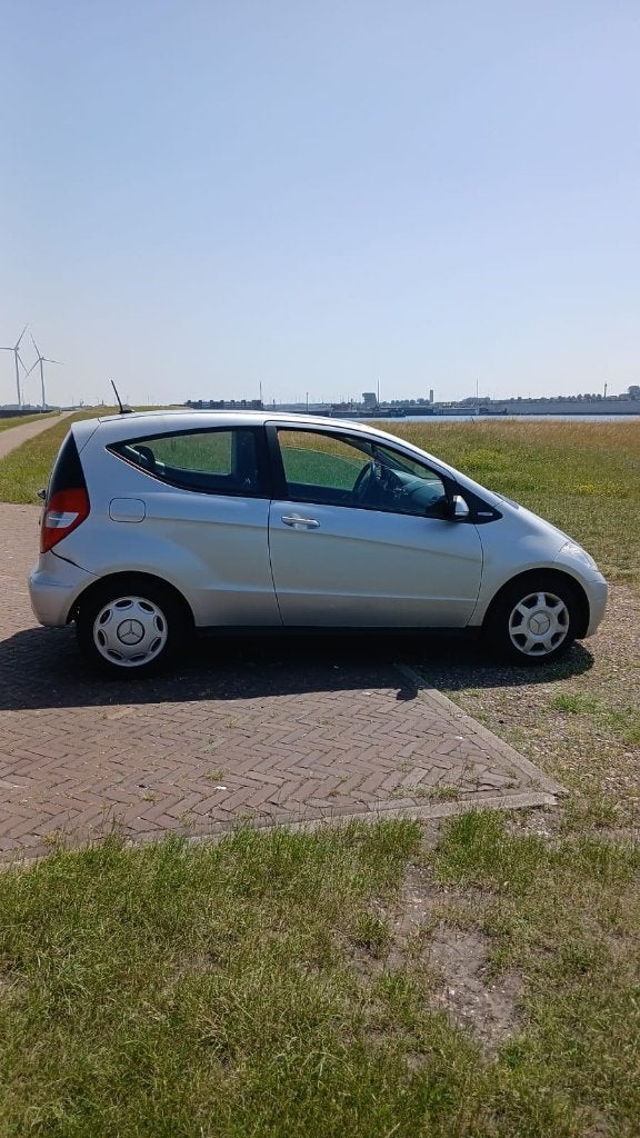 Mercedes-Benz A-Klasse 1.5 A160 3DRS 2010 Grijs, Auto's, Mercedes-Benz, 1498 cc, Zwart, 49 €/maand, Origineel Nederlands