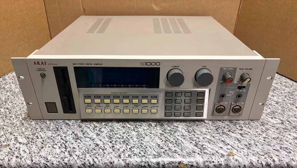 Akai S1000 Sampler met SCSI - Klassieke Studio Gear, Muziek en Instrumenten, Samplers, Ophalen, Gebruikt