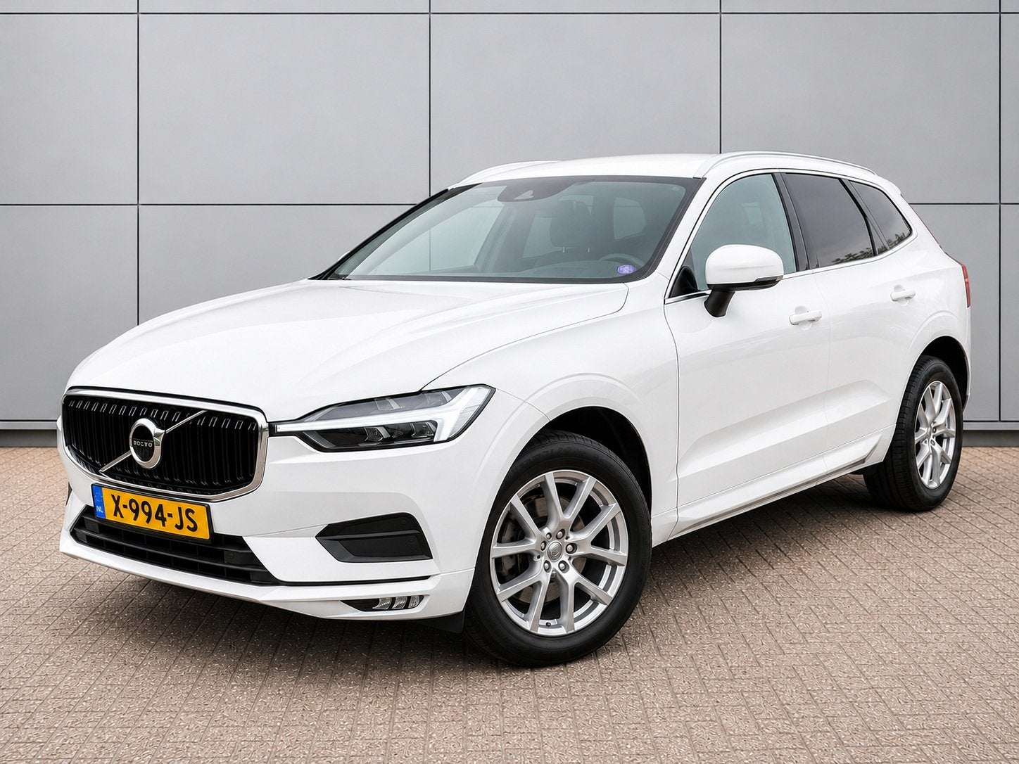 Volvo XC60 2.0 B4 Momentum Pro Carplay/Leer/Cam/Trekh/Navi, 15 km/l, Gebruikt, 4 cilinders, 1969 cc