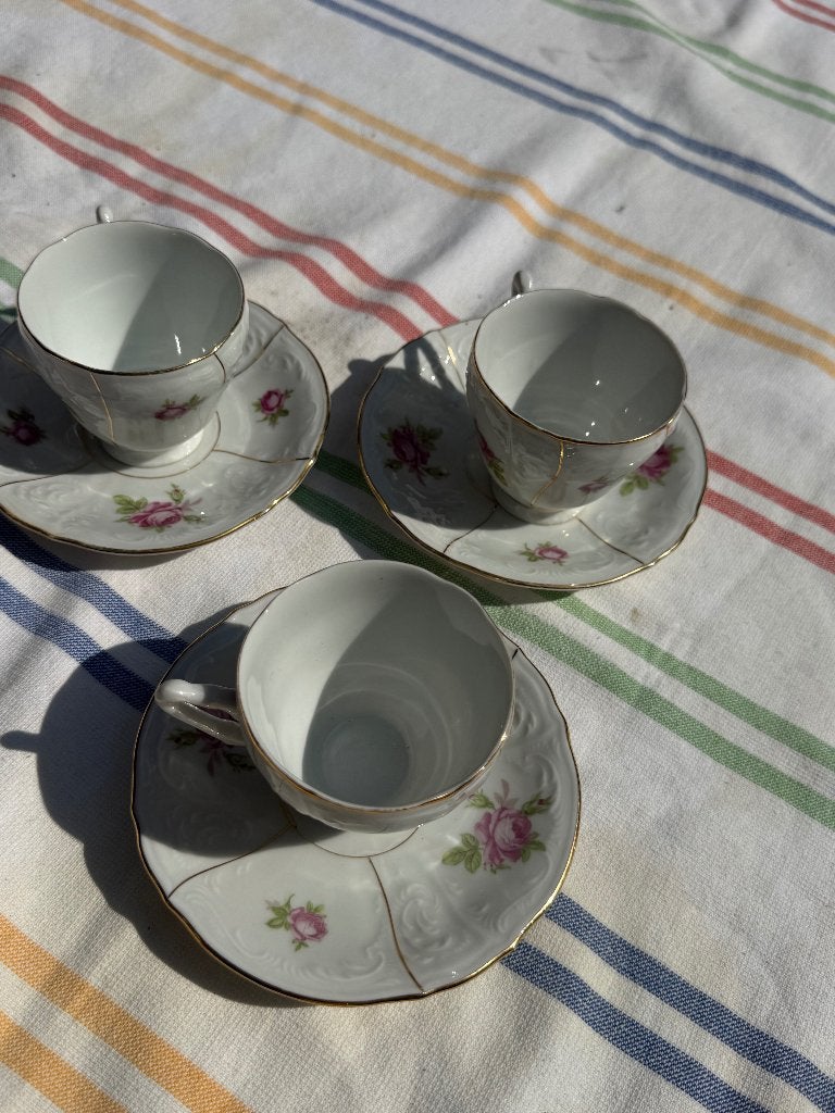 3x vintage Bernadotte kop en schotel – Czechoslovakia  rozen, Antiek en Kunst, Ophalen of Verzenden