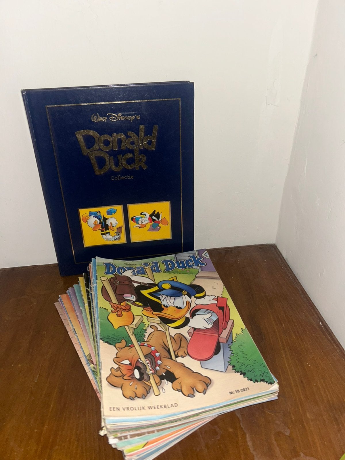 Donald duck stripboeken + een speciaal exemplaar, Meerdere stripboeken, Ophalen, Zo goed als nieuw